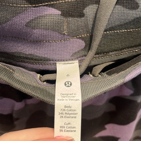 Lululemon Joggers - Picture 6 of 6